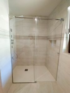Luminum steklena tuš kabina po meri z drsnimi vrati iz prozornega kaljenega stekla